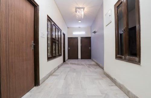 Noida Hotel | OYO Flagship Delight Stays