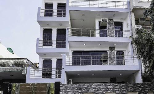 Noida Hotel | OYO Flagship Delight Stays