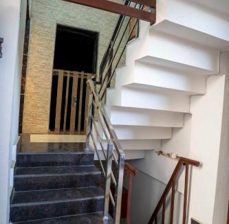 Indira Nagar Hotel | OYO Hotel Budget Inn Near Gomti Riverfront Park
