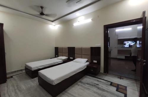 Bulandshahr Hotel | OYO Hotel Green Star