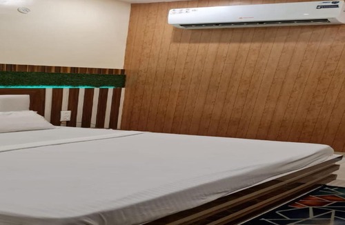 Bulandshahr Hotel | OYO Hotel Green Star
