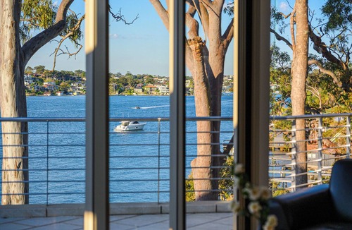Oyster Bay House | Oyster Bay · Luxury House Pier & Seaview