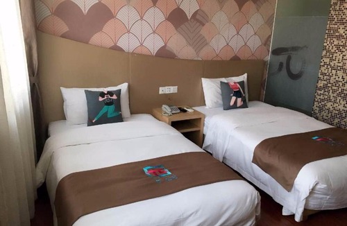 Jinhu County Hotel | Pai Hotel Huiam Jinghenggu Plaza