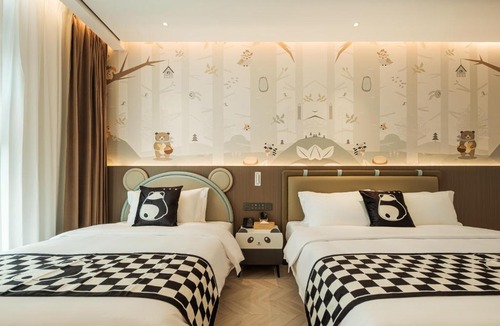 Chenghua Hotel | Panda Sleepy Hotel（Chengdu Panda Base)