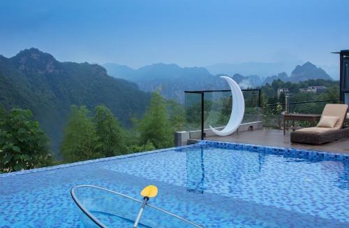 Wulingyuan Hotel | Pandora's Hilltop House Resort