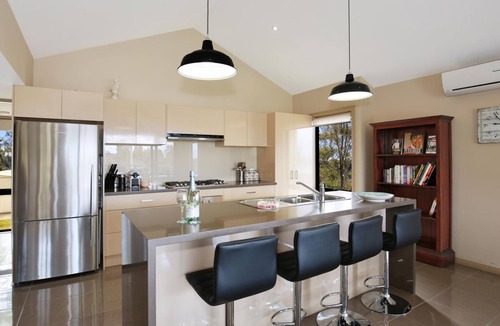 Basin View House | Panorama @ The Lake – Pet Friendly