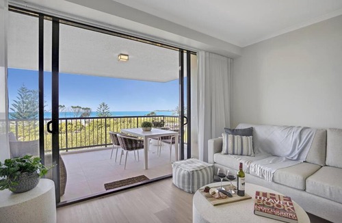 Alexandra Headland Apartment | Panoramic Ocean View - 4th Floor Designer 2BR 2BTH