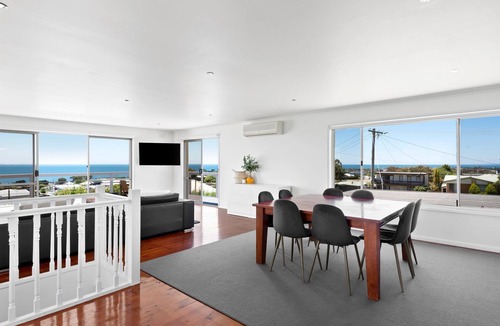 Portarlington House | Panoramic Views - Newly renovated with breathtaking panoramic views of the bay.