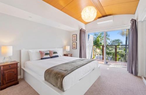 Banora Point House | Paradise Palms-Resort Retreat with panoramic views