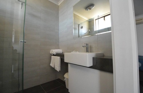 Swan Hill Hotel | Paruna Motel