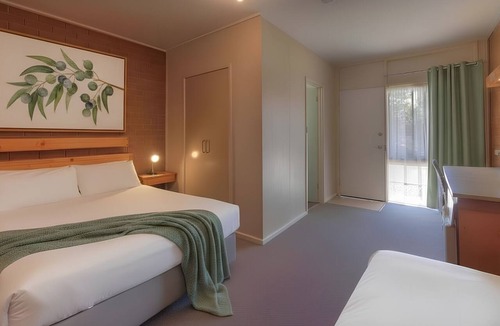 Swan Hill Hotel | Paruna Motel
