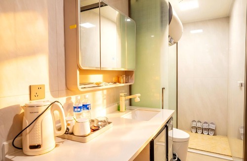 Pazhou Residential District Apartment | Paxin·High-Altitude City View Apartment (Canton Fair Complex Pazhou Subway Station Branch)