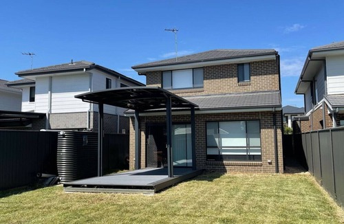Austral House | Peaceful Stay in Austral Perfect for Groups