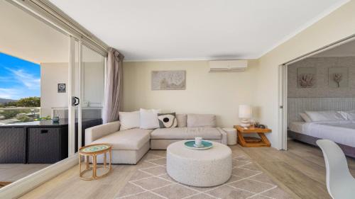 Ettalong Beach House | Peacock Hideaway