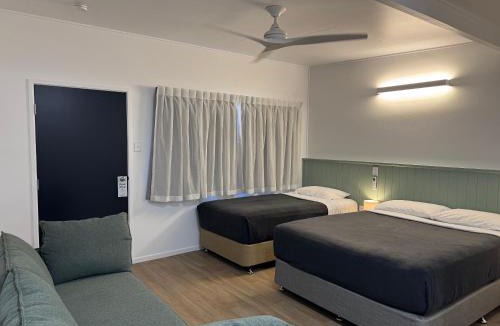 Bowen Hotel | Pearly Shell Motel