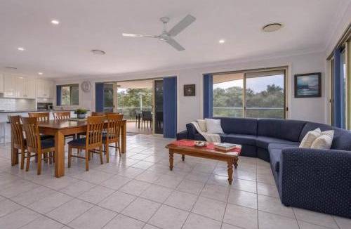 Forster House | Pebbly Beach Estate