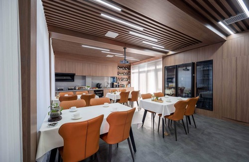 Xicheng House | Peking traditional quadrangle Hotel located in ancient Hutong （downtown）