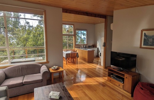 Boomer Bay House | Pelican's Rest Accommodation | cosy & private self-contained houses | TASn