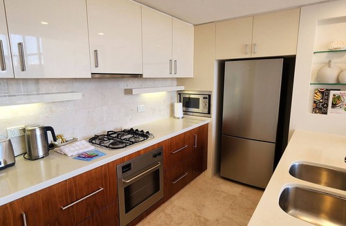 Rushcutters Bay Apartment | Penthouse Apartment With Massive Private Terrace + Parking + 2 Pools + Views