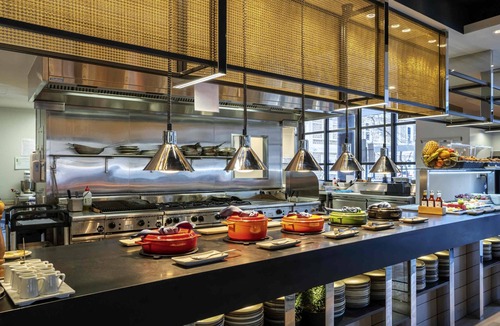 Adelaide Central Business District Hotel | Peppers Waymouth Adelaide