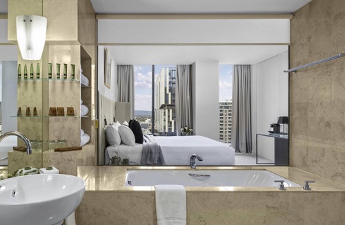 Adelaide Central Business District Hotel | Peppers Waymouth Adelaide