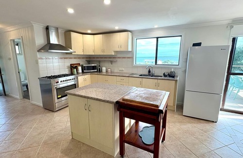 Peppermint Grove Beach House | Peppy Beach House – Stunning Ocean Views & Relaxed Coastal Escape