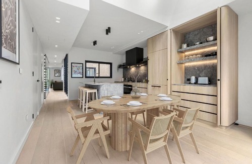 Glebe Apartment | Perfect Vacation Home w Terrace & Private Garage