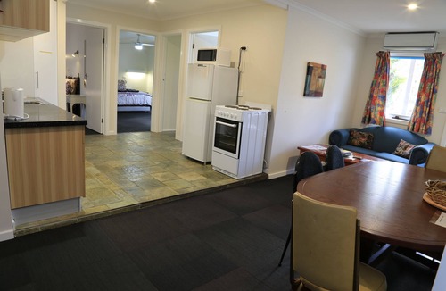Jamieson Cottage | Perkins Place Iris Cottage