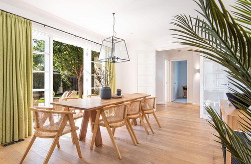Hampton House | Pet Friendly - Hampton Haven Pool metres to the Beach