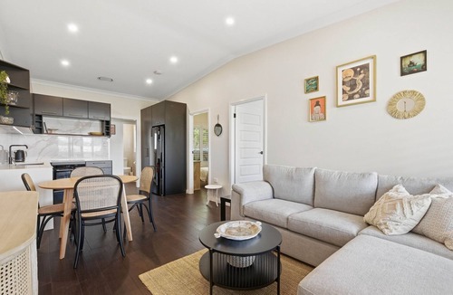 Batehaven House | Peter Crescent Paradise