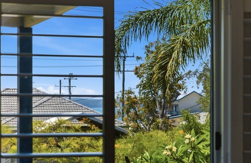 Batehaven House | Peter Crescent Paradise
