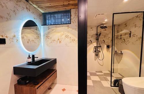 Fenghuang House | Phoenix Fuyuan Villa Riverside Hotel