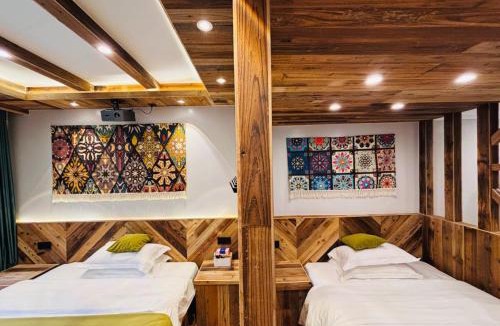 Fenghuang House | Phoenix Fuyuan Villa Riverside Hotel