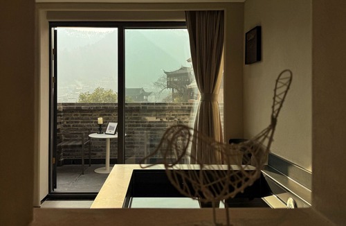 Fenghuang Hotel | Phoenix Hall House Hotel