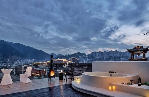 Fenghuang Hotel | Phoenix Hall House Hotel