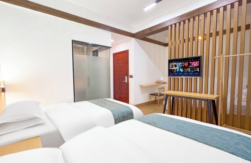 Fenghuang Hotel | Phoenix Haven