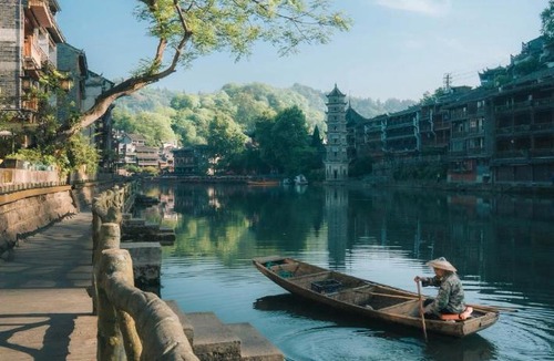 Fenghuang Hotel | Phoenix Memory Riverview Inn