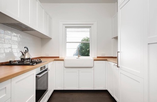 Vaucluse Apartment | Picturesque apartment by the beach in Parsley Bay