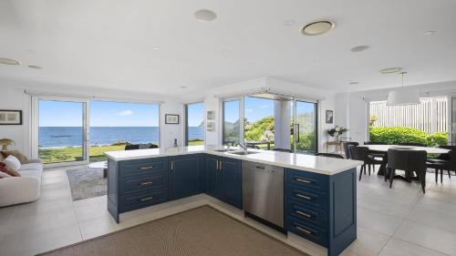 Pearl Beach House | PIHI Beachfront , Pearl Beach, 5beds, 5 bathrooms