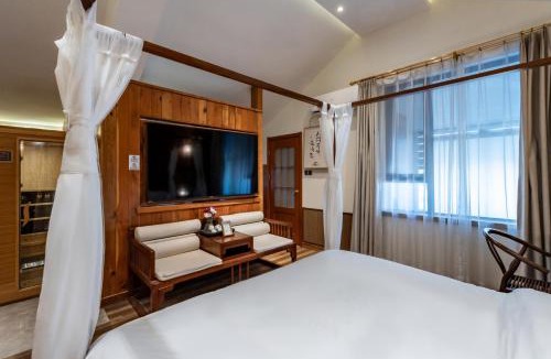 Suzhou Old Town House | Pillow Window & Listen to Rain Hotel Museum Branch Pingjiang Road, Suzhou