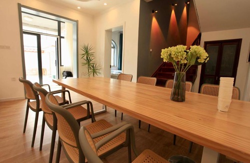 Tongzhou Hotel | pine house