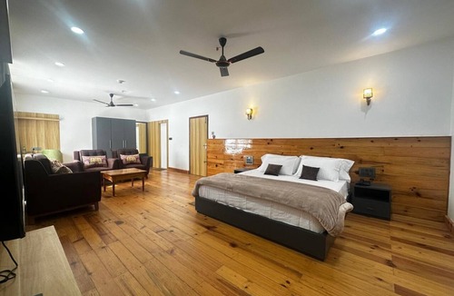Bomdila Hotel | Pines Dirang Homestay
