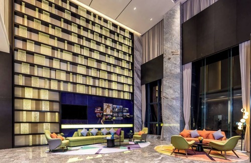 Longgang Hotel | PingshanHighSpeedRailHiltonHuanpengHotel