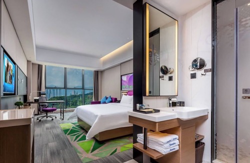 Longgang Hotel | PingshanHighSpeedRailHiltonHuanpengHotel