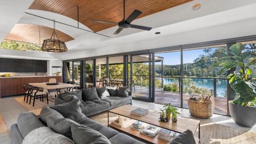 Coasters Retreat House | Pittwater Waterfront Retreat Ferry or Water Access