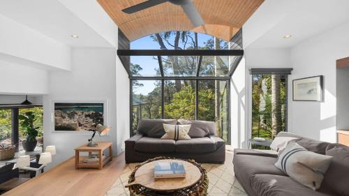 Coasters Retreat House | Pittwater Waterfront Retreat Ferry or Water Access