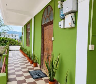 Along House | PNG Homestay
