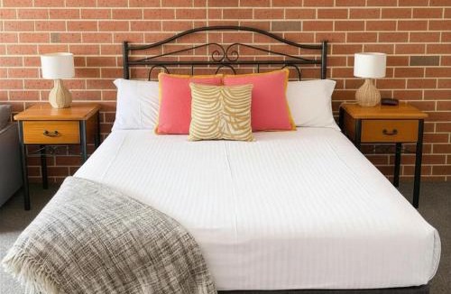 Rutherglen Hotel | Poachers Paradise