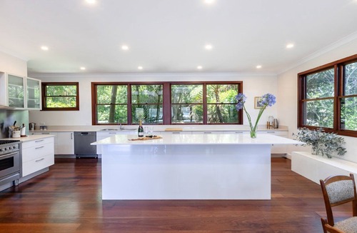 Wagstaffe House | Poolside at Wagstaffe