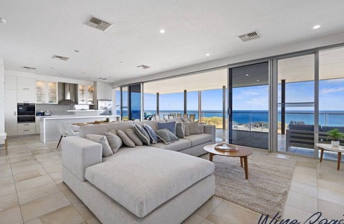 Port Willunga House | Port Willunga Sandcastle by Wine Coast Holidays